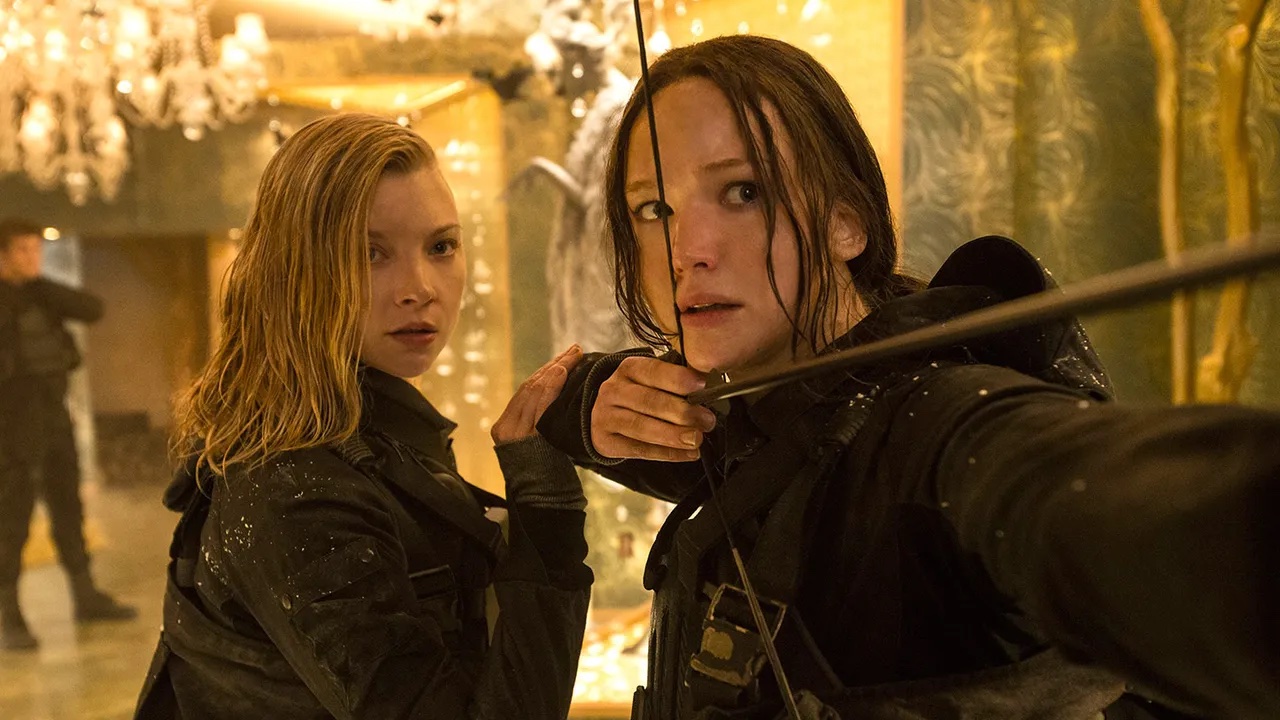Natalie Dormer and Jennifer Lawrence in The Hunger Games: Mockingjay Part 2